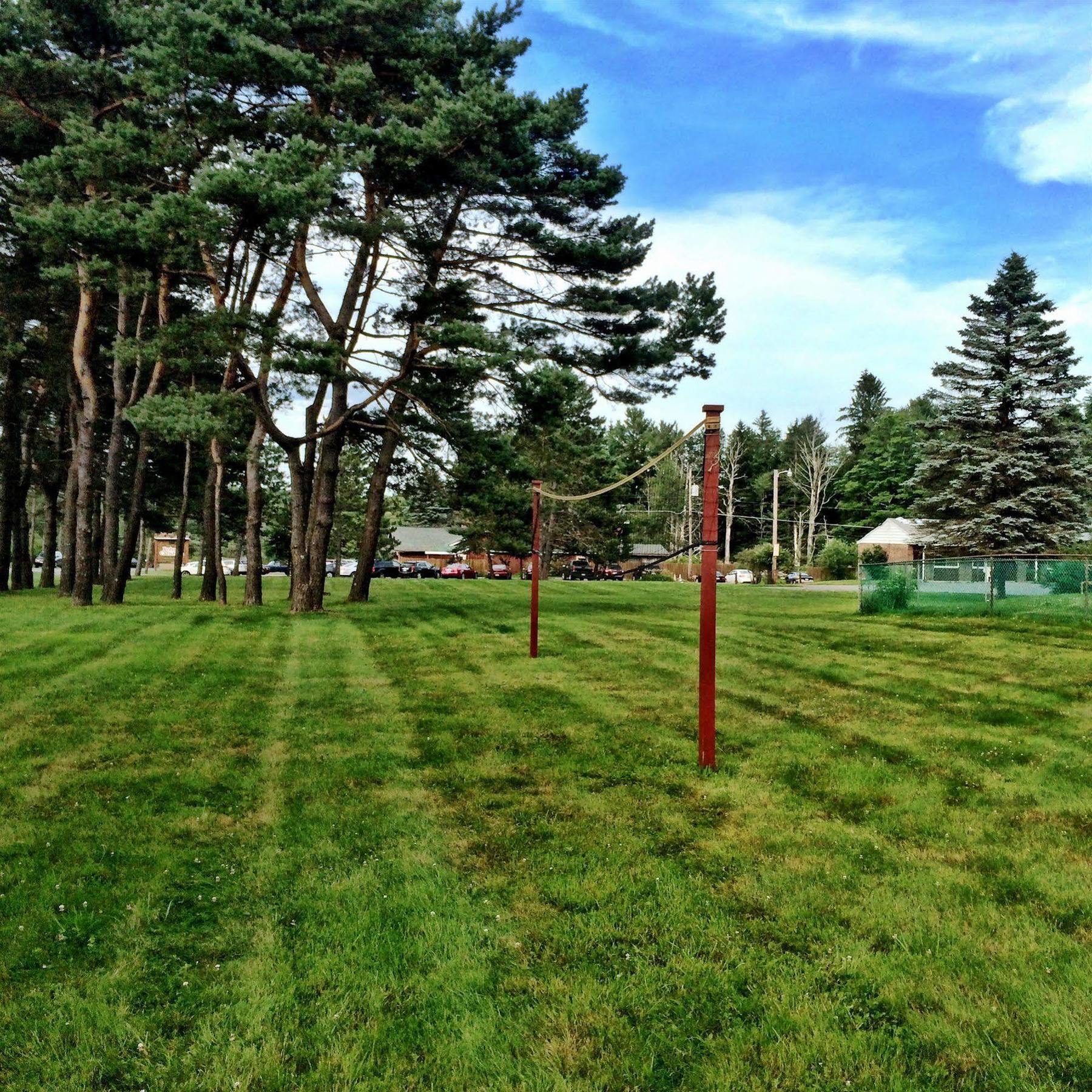 Pocono Lake Sullivan Trail Inn & Suites מראה חיצוני תמונה